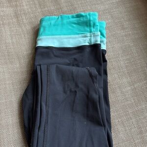 Lululemon Tights 28 in Black and turquoise!